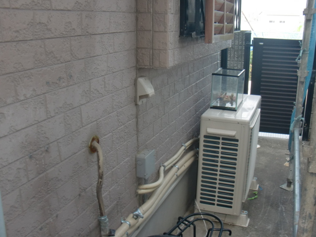 岸和田市八田町の塗装が剥げた外壁現況