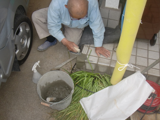 岸和田市春木本町の玄関タイル補修
