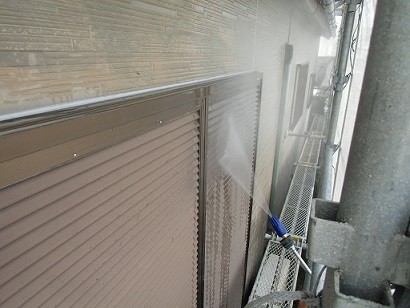 岸和田市真上町の屋根塗装と外壁塗装で高圧洗浄