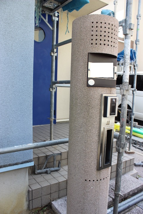 貝塚市半田の既存の機能ポール