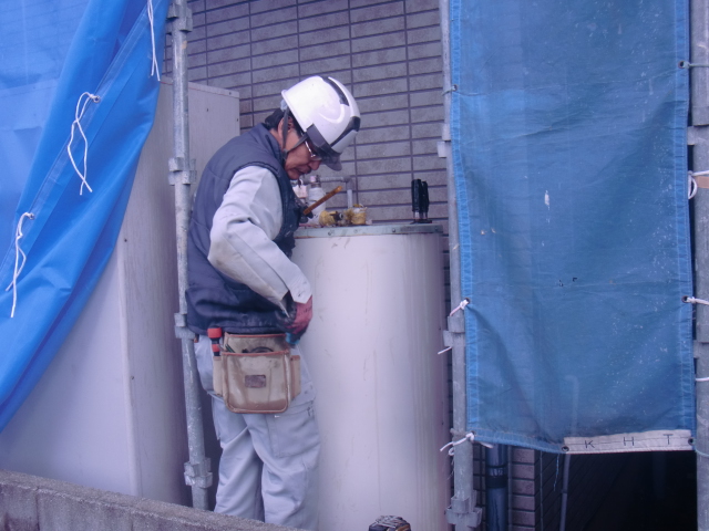 岸和田市尾生町のソーラーのタンク撤去