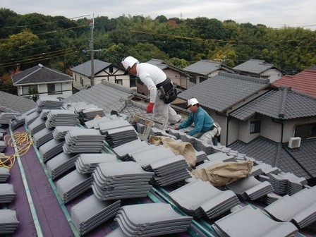 岸和田市天神山町の淡路産特上和瓦の葺き替え2日目