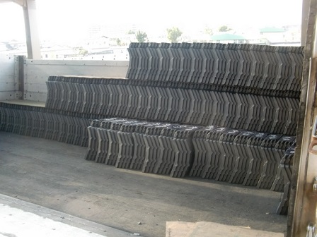 岸和田市東大路町の屋根瓦の葺き替えと桟木の設置