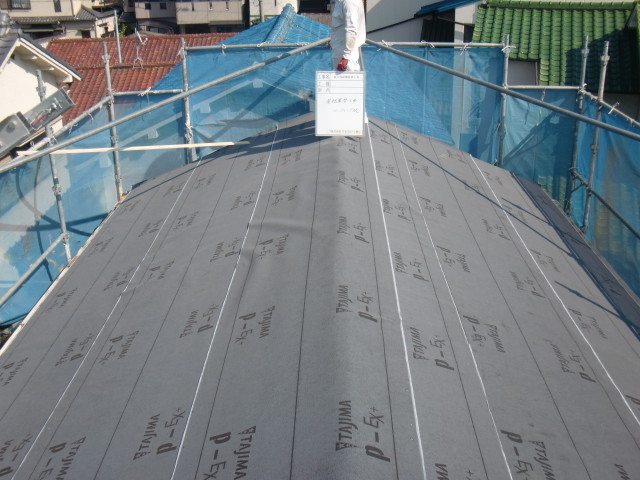 泉北郡忠岡町で屋根の葺き替え工事