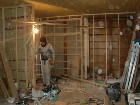 岸和田市東大路町の屋根瓦の葺き替えと桟木の設置