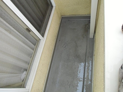 カビ除去する外壁・屋根塗装ベランダ床洗浄終了