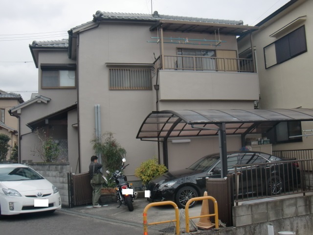 岸和田市神須屋町の既存のカーポート