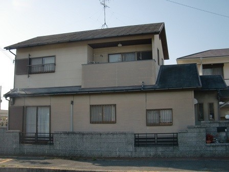 岸和田市真上町の屋根塗装と外壁塗装で足場設置