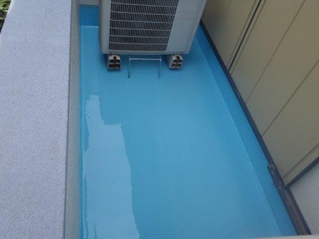 岸和田市上松町の雨漏りも防ぐ安心のベランダ防水の2日目