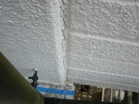 岸和田市上松町の外壁塗装でまずはクラック補修から着工