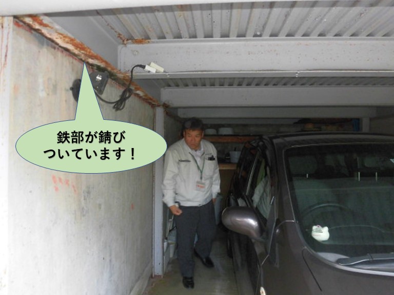 岸和田市のガレージを塗装します