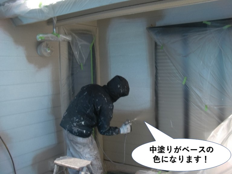 貝塚市の中塗りがベースの色になります