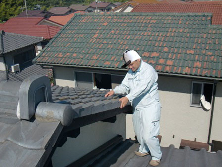 岸和田市天神山町の和瓦の葺き替え工事の現地調査