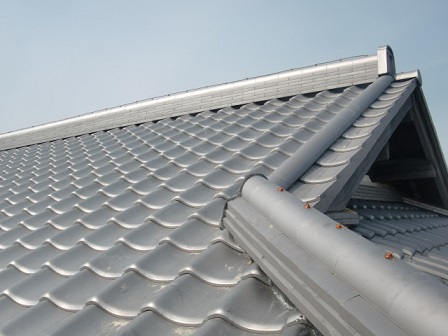 岸和田市東大路町の和瓦の屋根の葺替えで大棟の設置