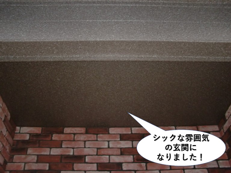 和泉市のシックな雰囲気の玄関