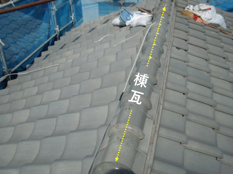 和泉市の棟瓦を補強します