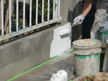 岸和田市極楽寺町の足場撤去と塀の塗装