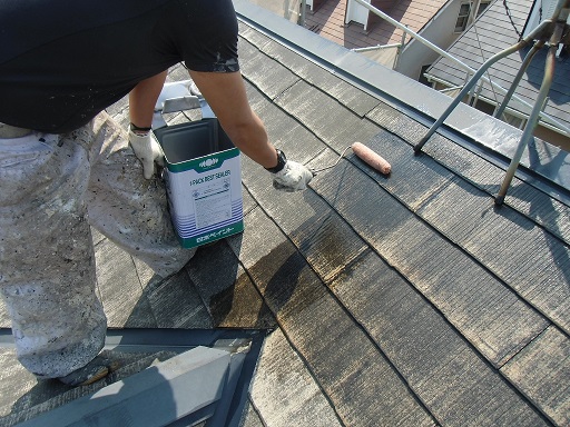 泉佐野市俵屋での屋根塗装での下地塗り