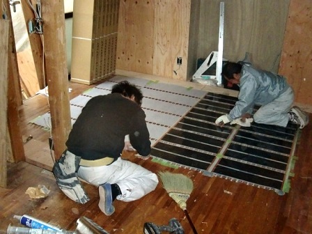 岸和田市土生町で洋瓦の屋根葺き替えで野地板・防水シート貼り