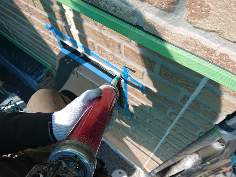 熊取町の換気フード周りのシーリングも打ち替えました