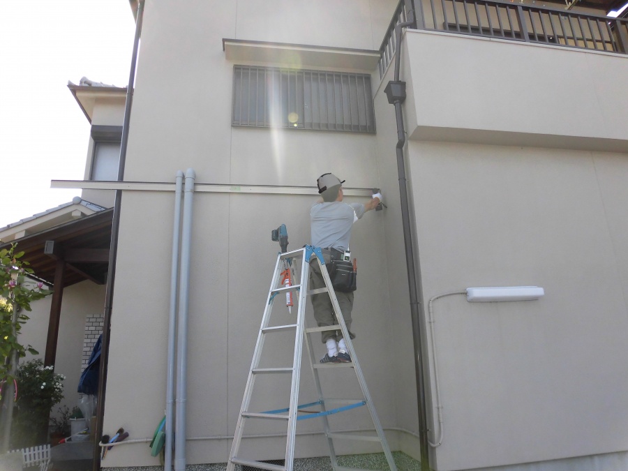 岸和田市神須屋町のカーポートのフレーム設置