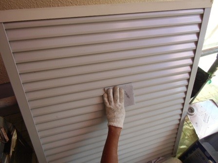 岸和田市極楽寺町で外壁と屋根塗装の雨樋などの塗装