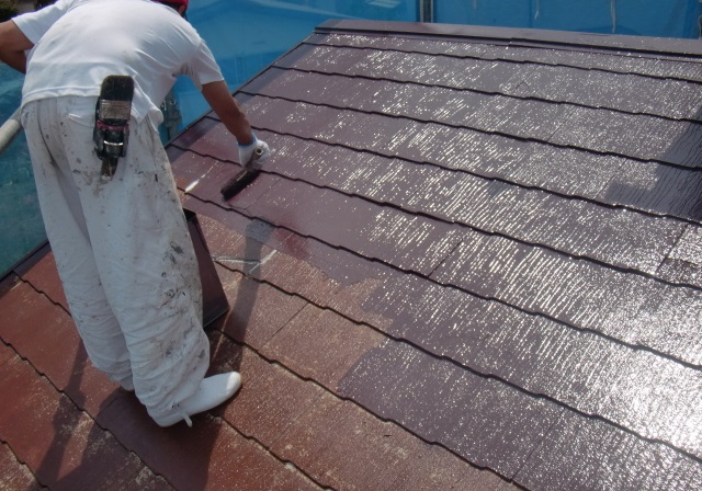 岸和田市摩湯町の屋根の中塗り