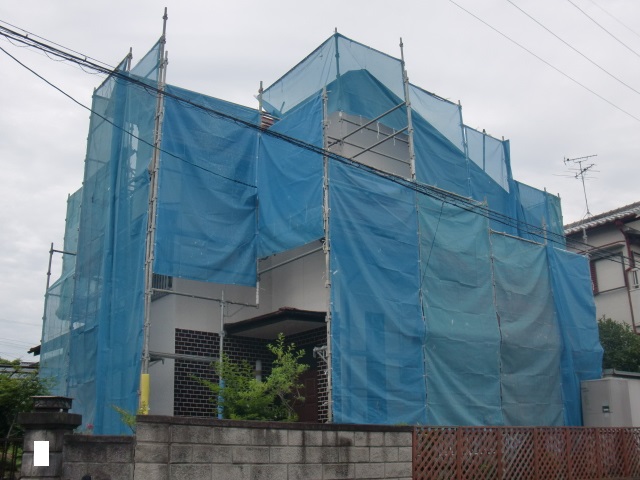 岸和田市摩湯町の仮設足場設置完了