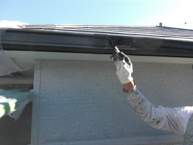 岸和田市三田町の雨樋塗装