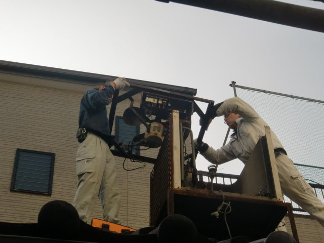 泉北郡忠岡町のクーリングタワー撤去中