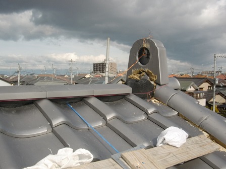 岸和田市東大路町の和瓦の屋根の葺替えで大棟の設置