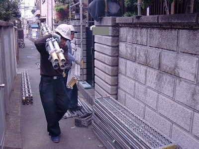 岸和田市春木本町の外壁塗装の足場着工