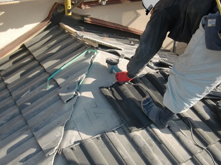 岸和田市土生町で洋瓦(エアルーフフレンチ）の屋根葺き替え