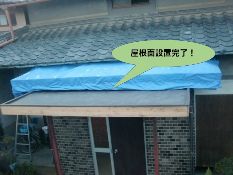 泉北郡忠岡町の屋根面設置完了