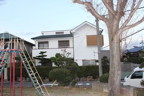 岸和田市上松町のアーバントーンが映える外壁塗装