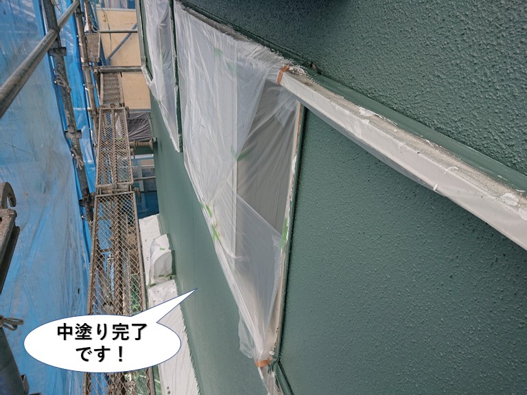 泉南市の外壁の中塗り完了です