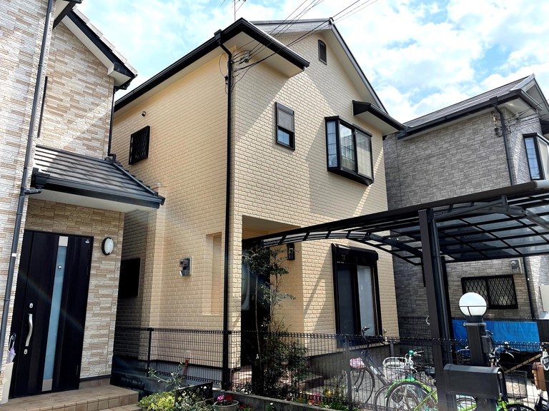 熊取町の屋根と外壁塗装完了状況