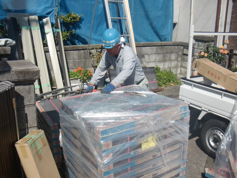 岸和田市土生町のカラーベスト搬入