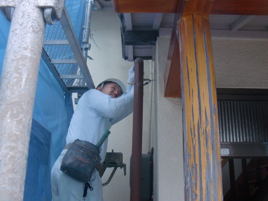 岸和田市土生町の雨樋撤去