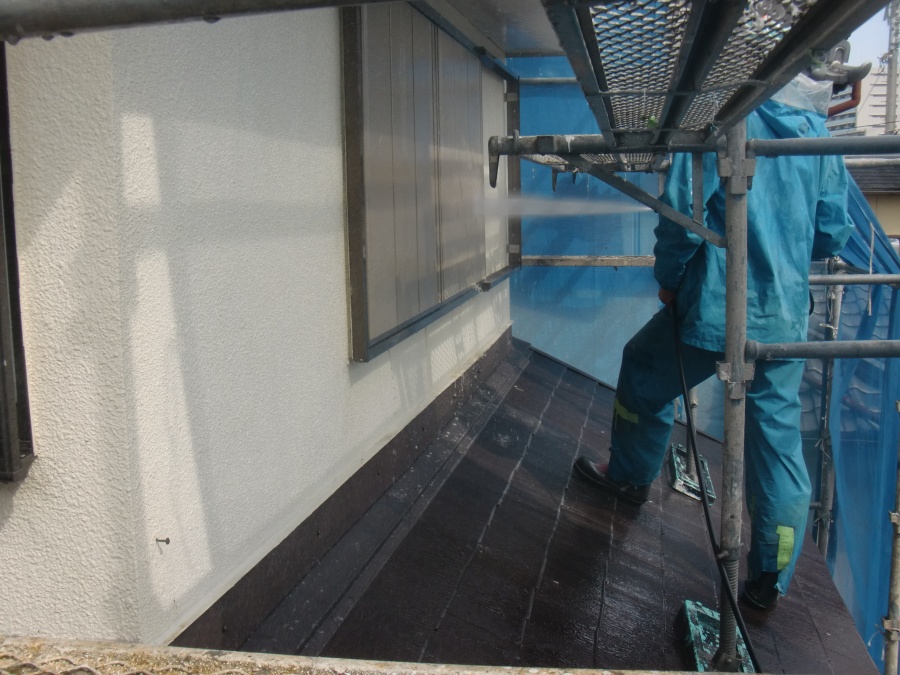 岸和田市土生町の高圧洗浄で雨戸なども洗浄