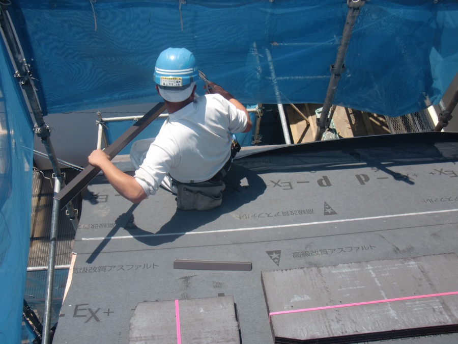 岸和田市土生町の屋根の水切り加工