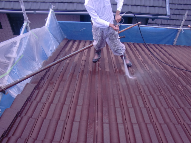 岸和田市西之内町の洋瓦を洗浄