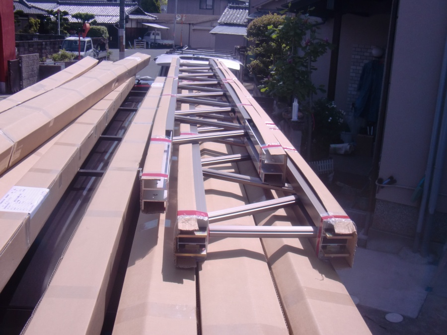 岸和田市神須屋町のカーポートのトラス梁