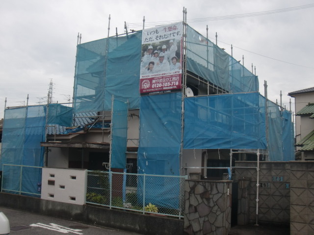 泉北郡忠岡町で工事の仮設足場設置完了！