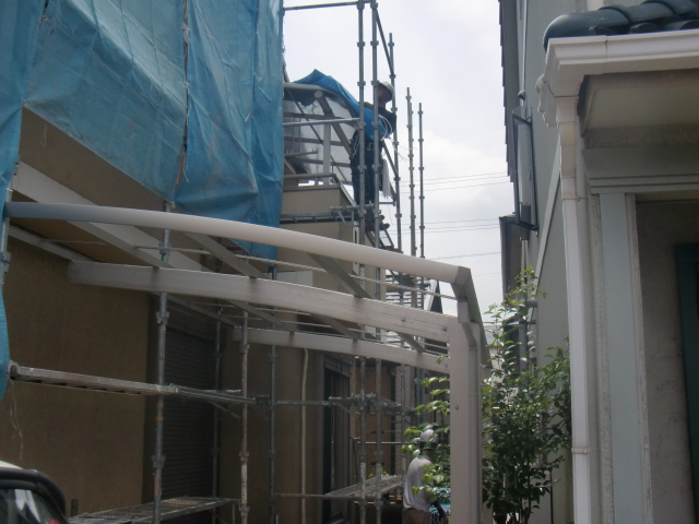 岸和田市西之内町の塗装の足場建て