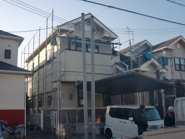 岸和田市包近町の足場設置