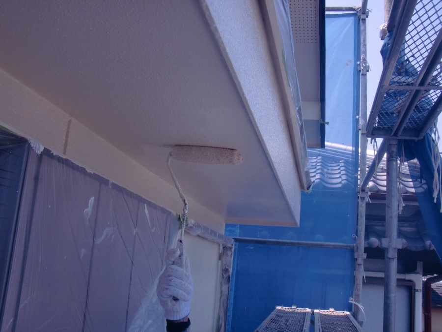 岸和田市土生町の改修した庇の上塗り