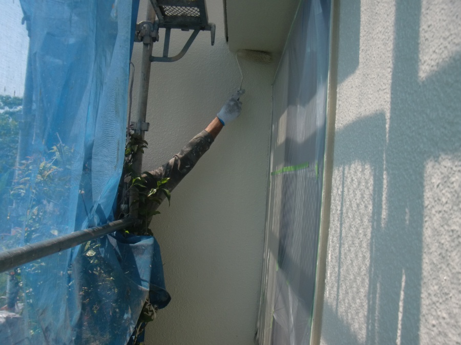 岸和田市土生町の外壁塗装の上塗り