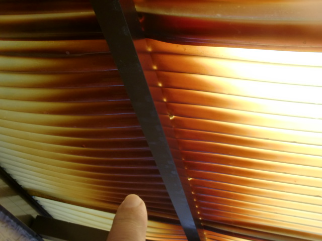 岸和田市北町の変色した波板