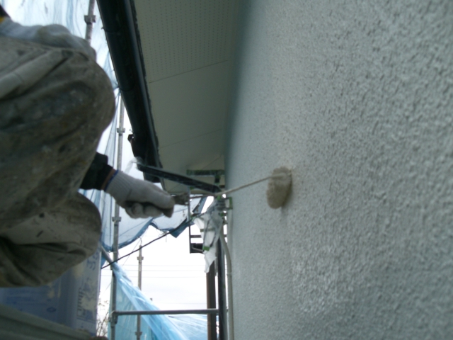 貝塚市の外壁の中塗り